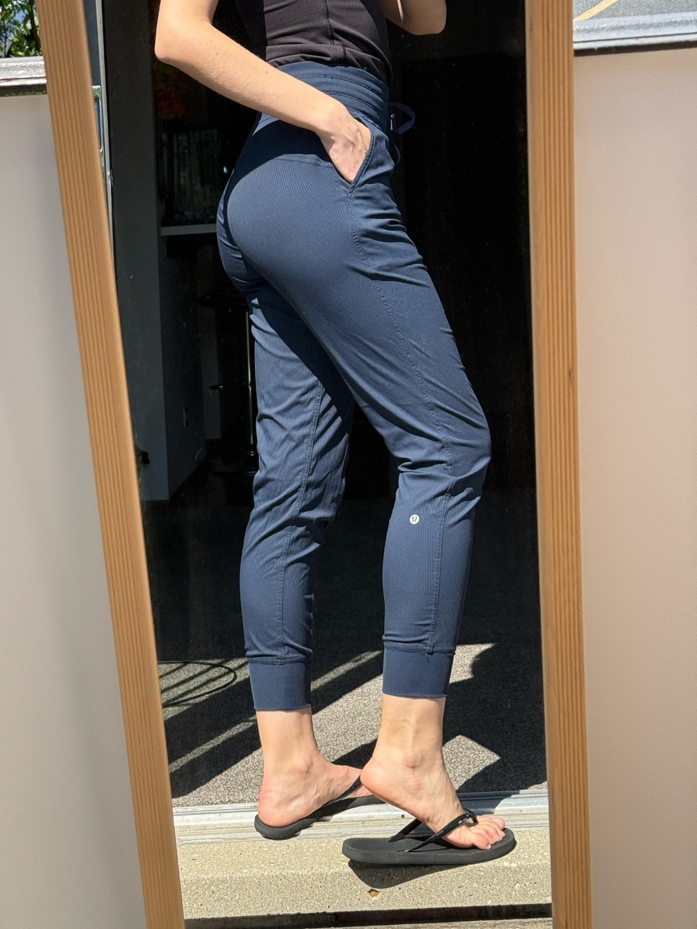 lululemon, joggers, size:2 color: navy, good condition